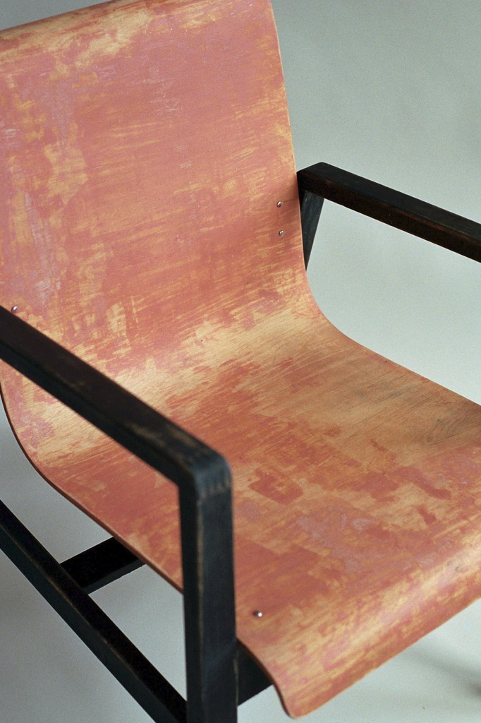 stripped seat of Alvar aalto Hallway chair