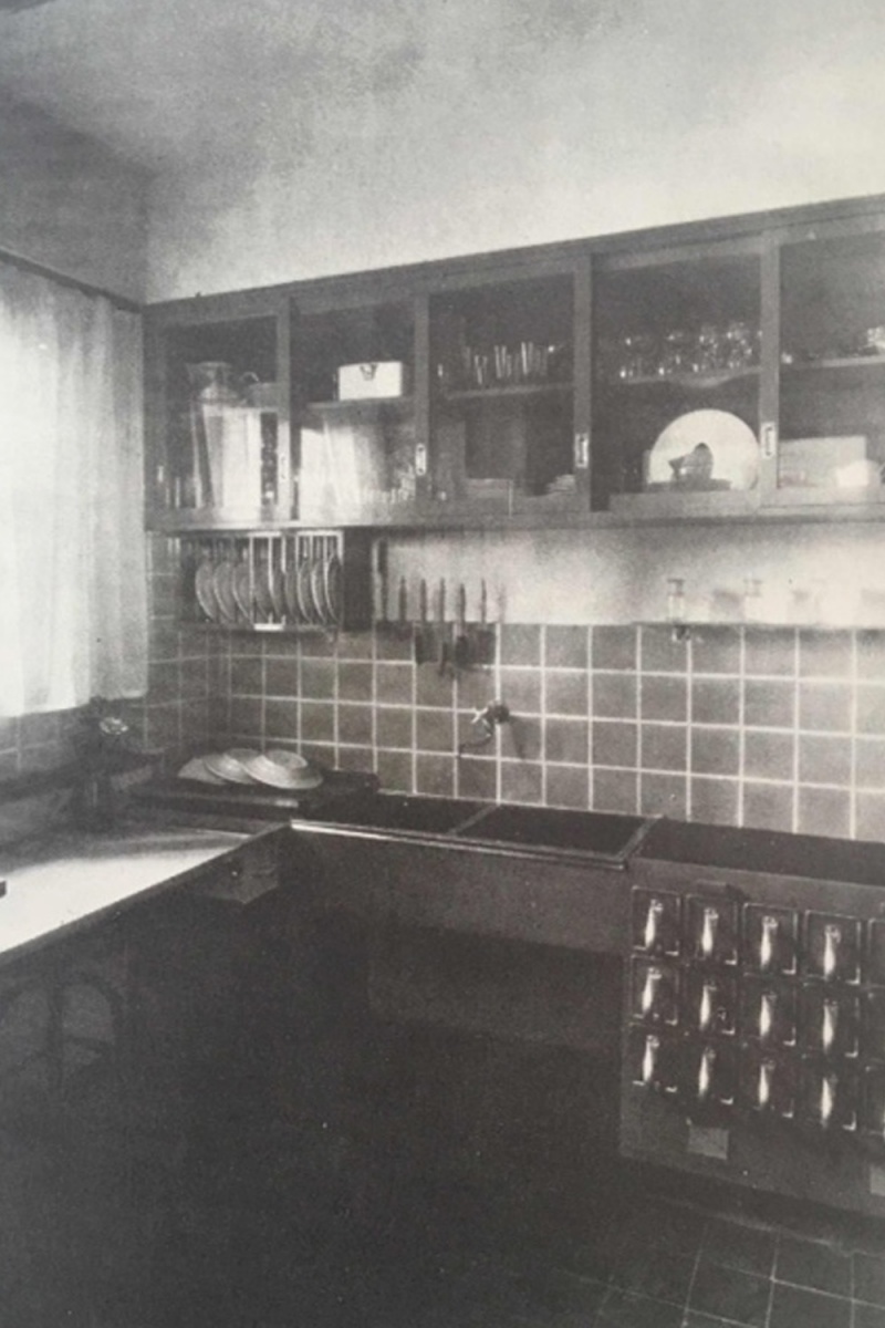 Frankfurt Kitchen - Margarete Shutte-Lihotzky