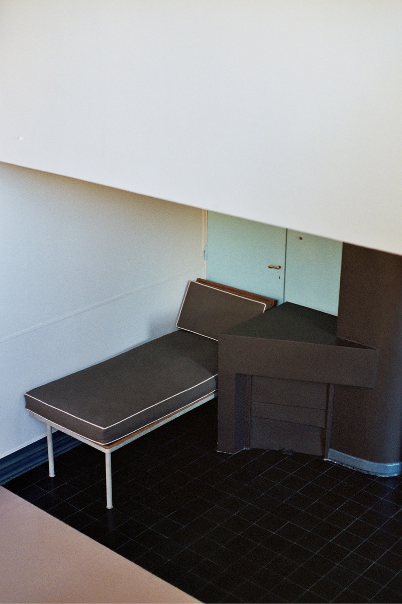 Le Corbusier Villa La Roche daybed and blue wall colour study
