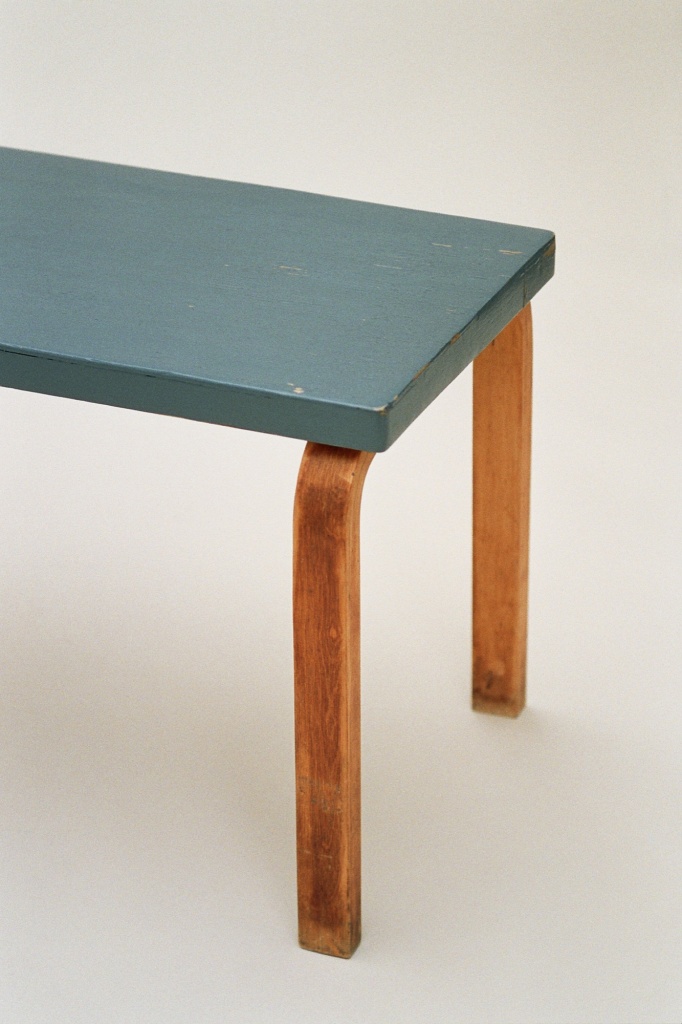Alvar Aalto, six legged bench