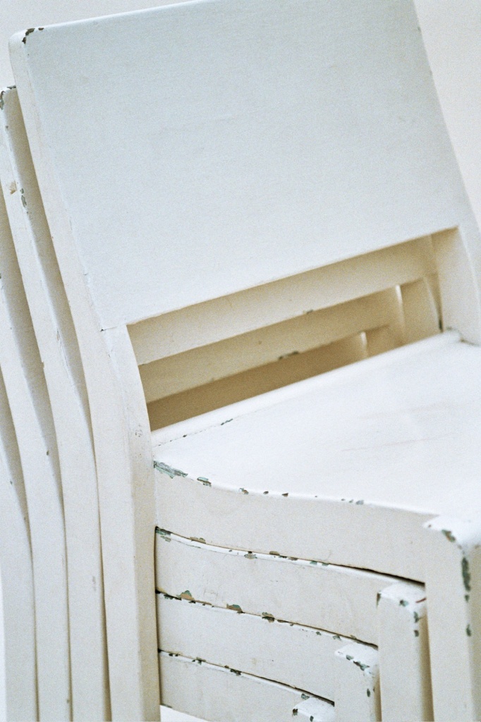Alvar Aalto stacking chair 611