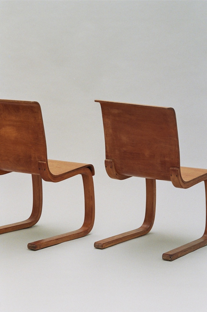 2x chair 21, Alvar Aalto, Huonekalu-ja Rakennustyötehdas Oy Turku, 1933
