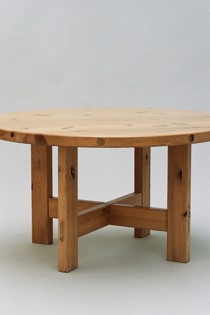 Roland Wilhelmson pine table