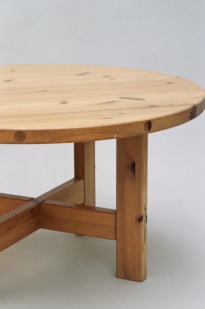 Roland Wilhelmson pine table