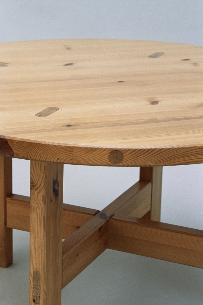 Roland Wilhelmson pine table
