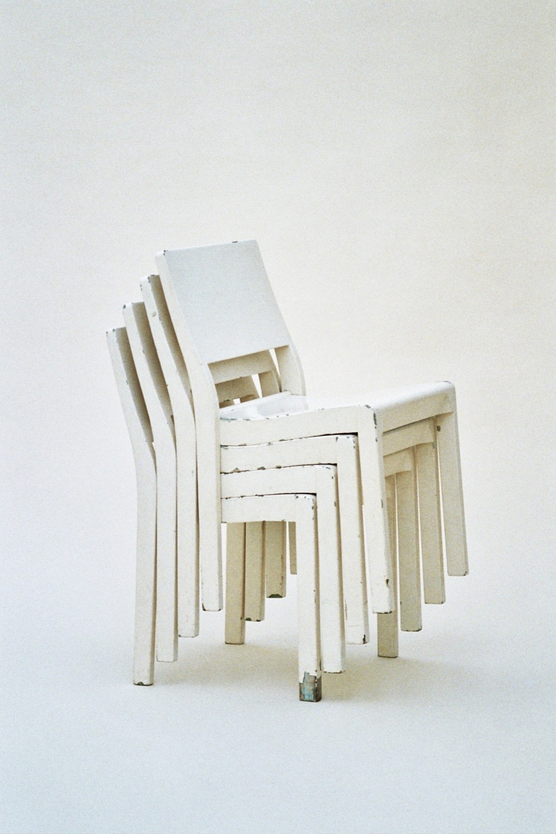 Alvar Aalto stacking chair 611